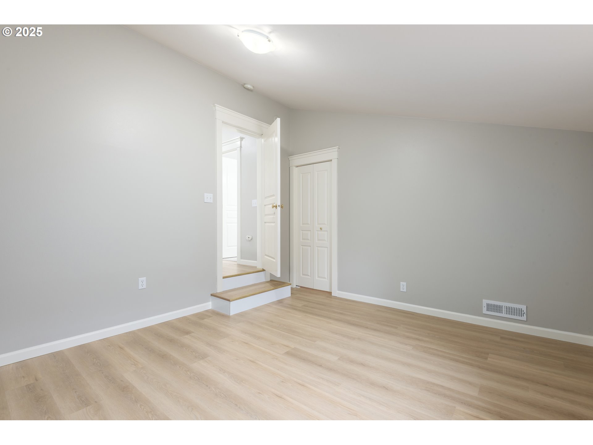 1507 Bogart Lane Eugene, OR 97401 - Photo 25 of 41 a view of an empty room
