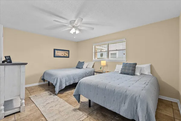 $575,000 | 2823 Bayshore Drive, Bacliff, TX 77518