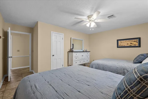 $575,000 | 2823 Bayshore Drive, Bacliff, TX 77518