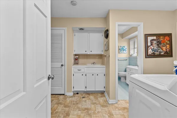 $575,000 | 2823 Bayshore Drive, Bacliff, TX 77518