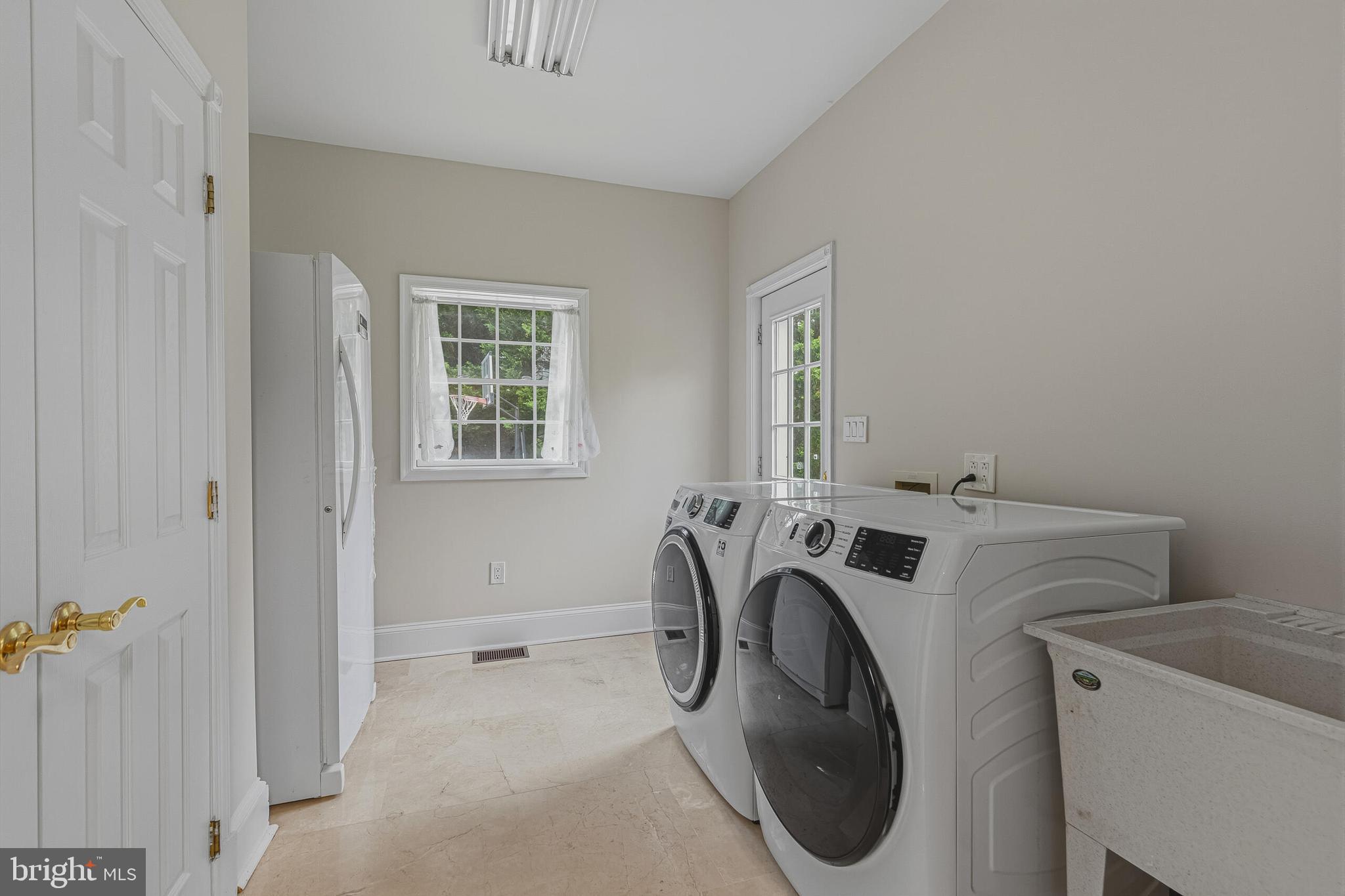 837 Seneca Road Great Falls, VA 22066 - Photo 28 of 49