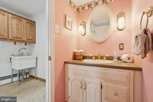 $785,000 | 600 Waynesfield Drive, Newtown Square, PA 19073