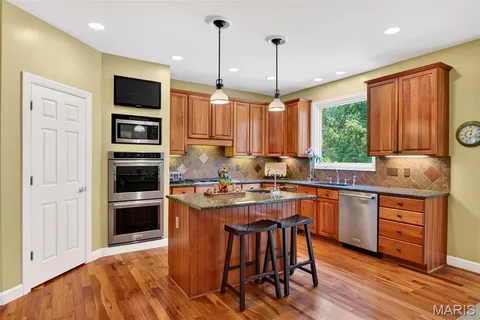 $1,100,000 | 340 Pine Bend Drive, Wildwood, MO 63005
