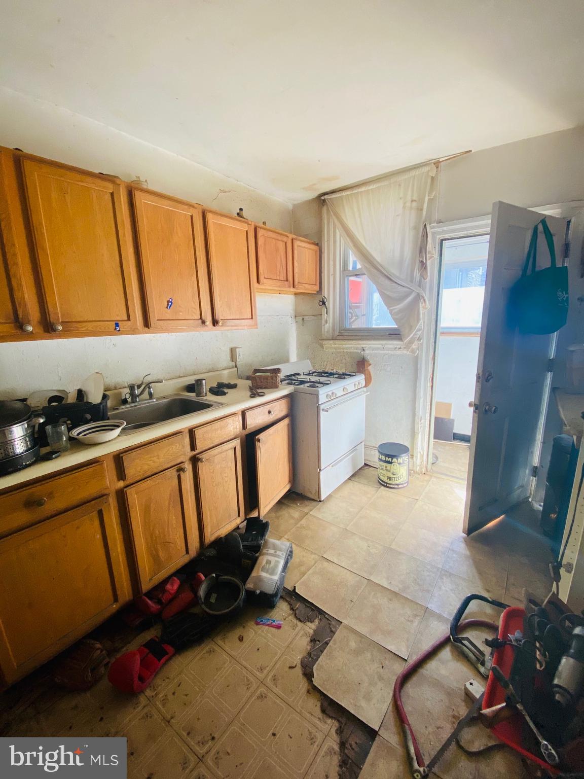 24 Marlborough Road Upper Darby, PA 19082 - Photo 4 of 9
