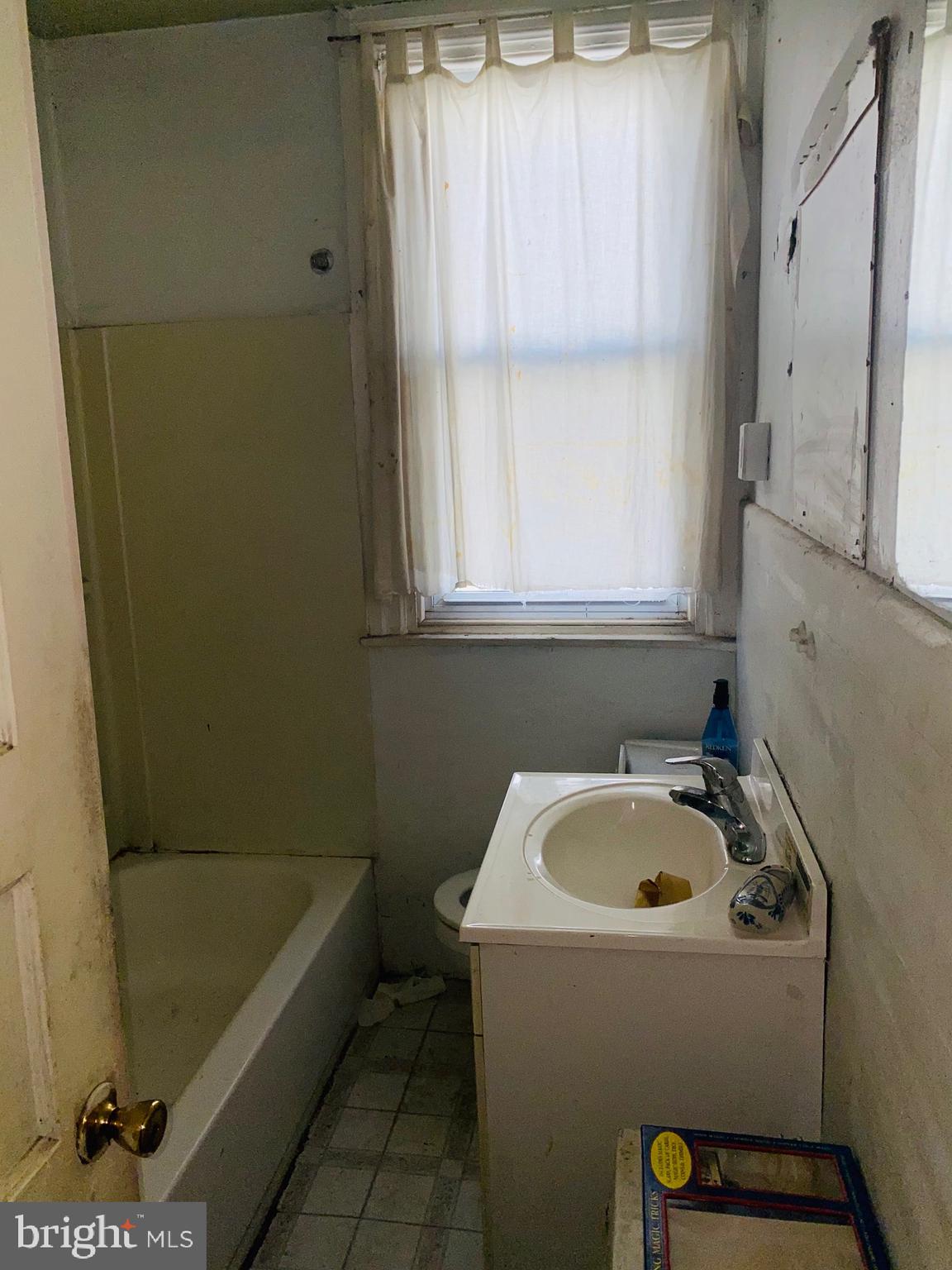 24 Marlborough Road Upper Darby, PA 19082 - Photo 7 of 9