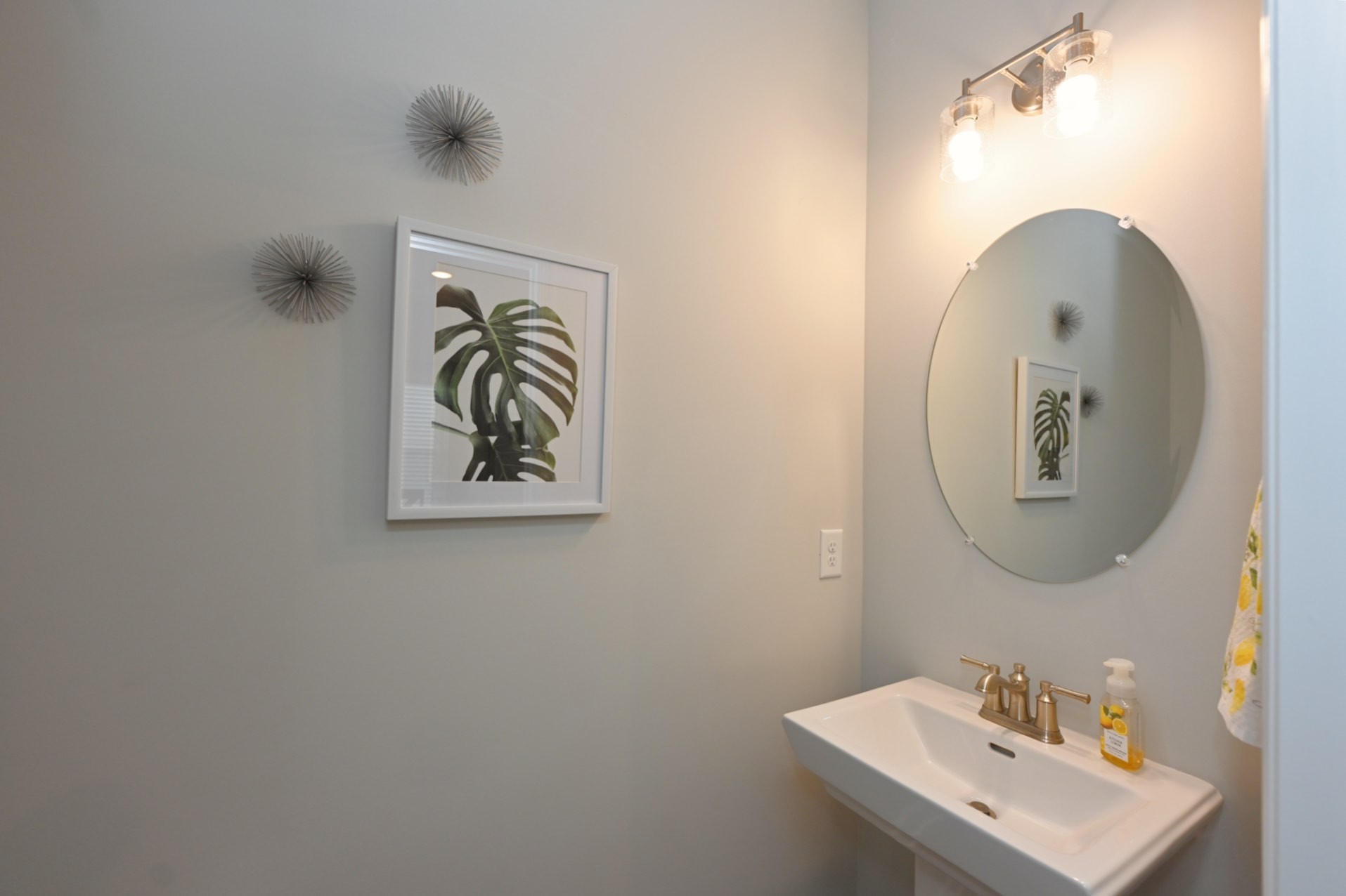 436 Withrow Way Gallatin, TN 37066 - Photo 21 of 41 a bathroom with a sink and mirror