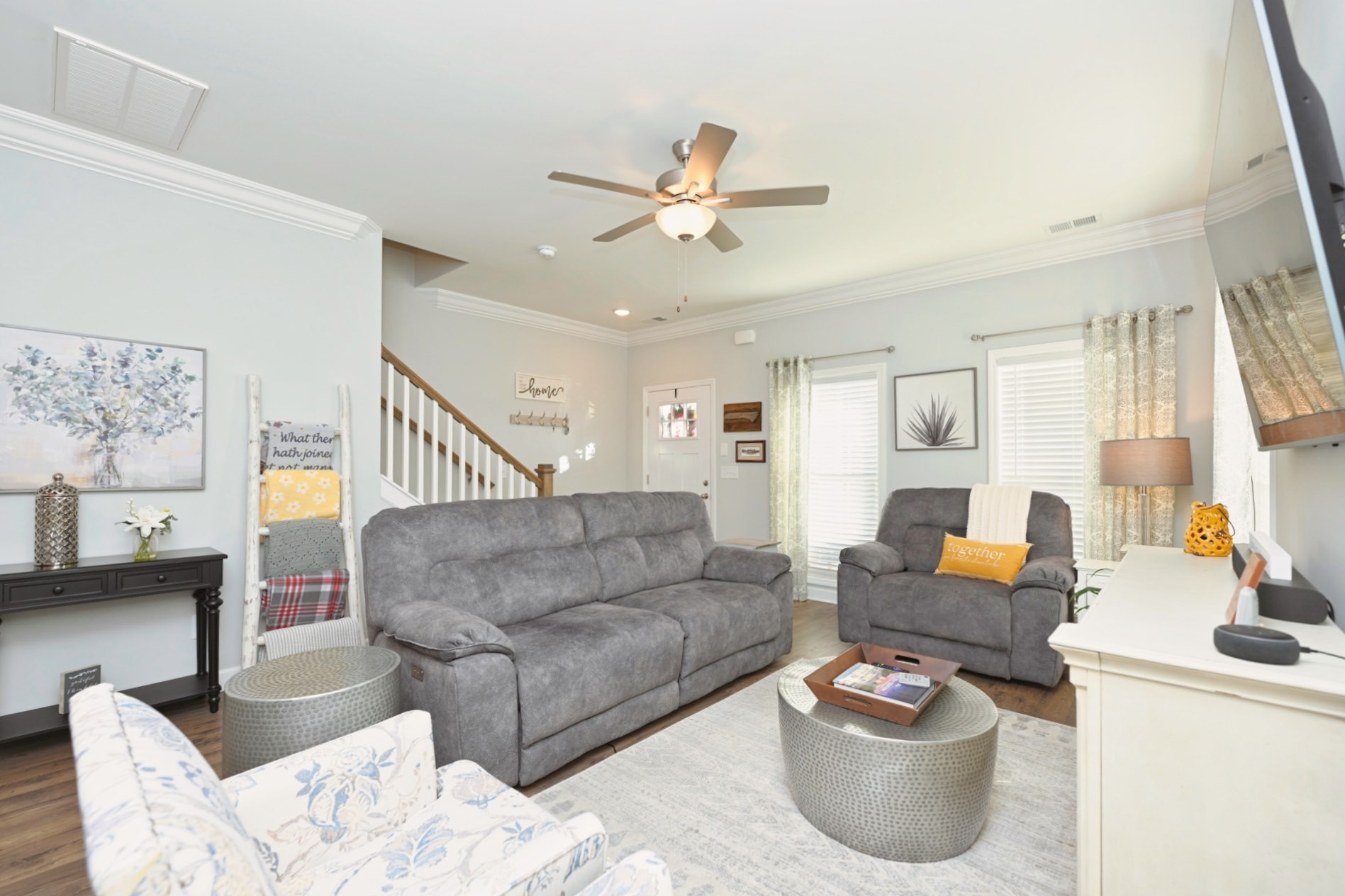 436 Withrow Way Gallatin, TN 37066 - Photo 9 of 41 a living room with furniture and a chandelier