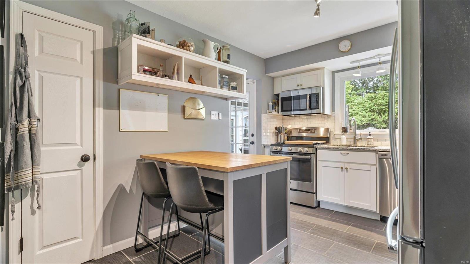 1424 Bridle Road St. Louis, MO 63119 - Photo 13 of 47 Gallery Image 13
