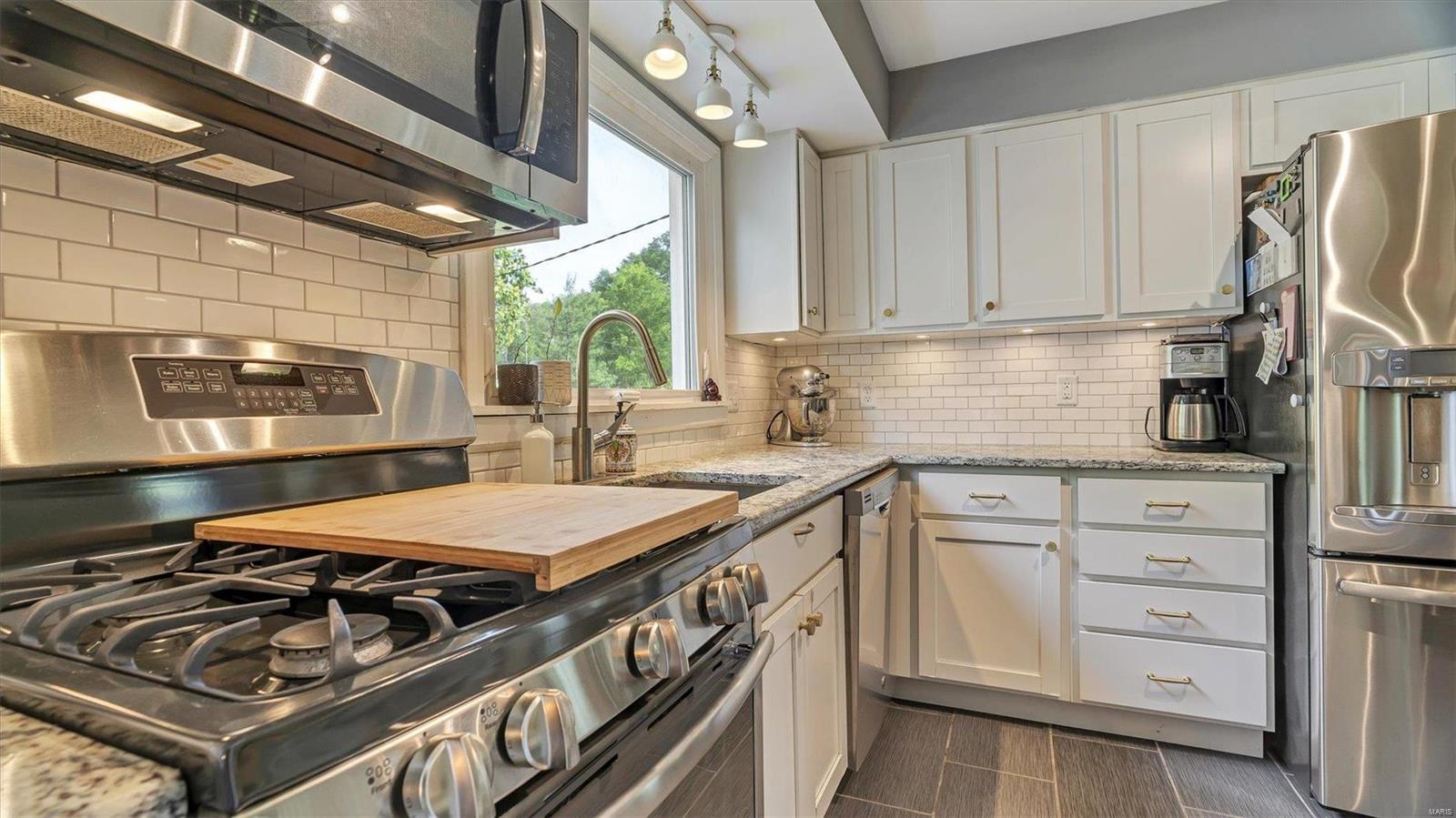 1424 Bridle Road St. Louis, MO 63119 - Photo 14 of 47 Gallery Image 14