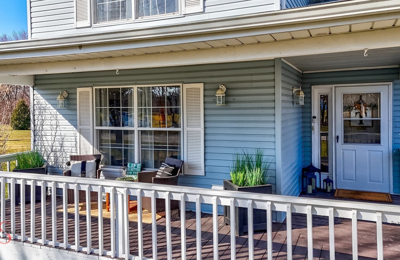 710 Daisy Court Seneca, IL 61360 - Photo 7 of 38 a view of a house with a window