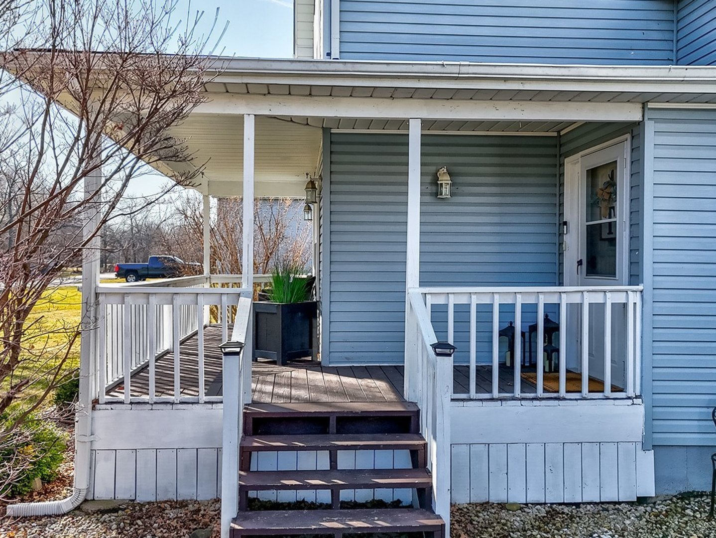 710 Daisy Court Seneca, IL 61360 - Photo 8 of 38 a view of a house with a window and wooden fence