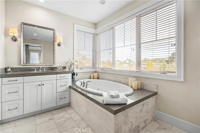 $4,880,000 | 4 Summer House Lane, Newport Beach, CA 92660