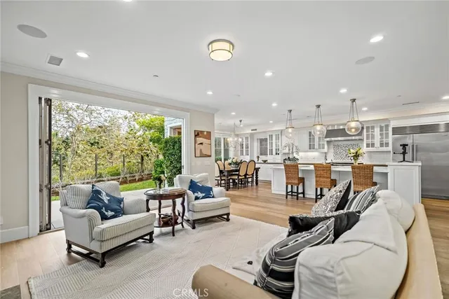 $5,380,000 | 4 Summer House Lane, Newport Beach, CA 92660