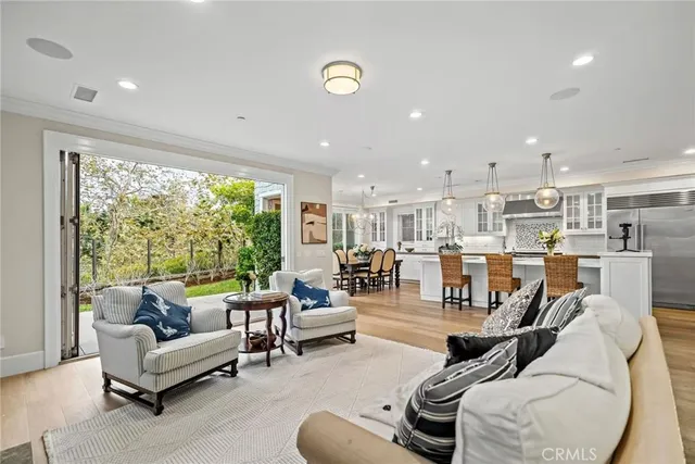 $4,880,000 | 4 Summer House Lane, Newport Beach, CA 92660