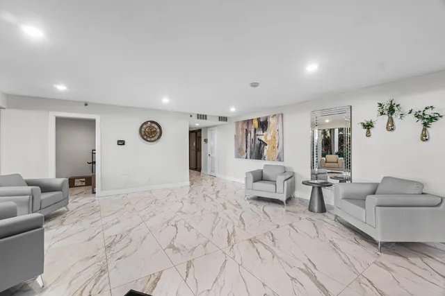 $2,750 | 6662 Boca Del Mar Drive, Unit 715, Boca Raton, FL 33433