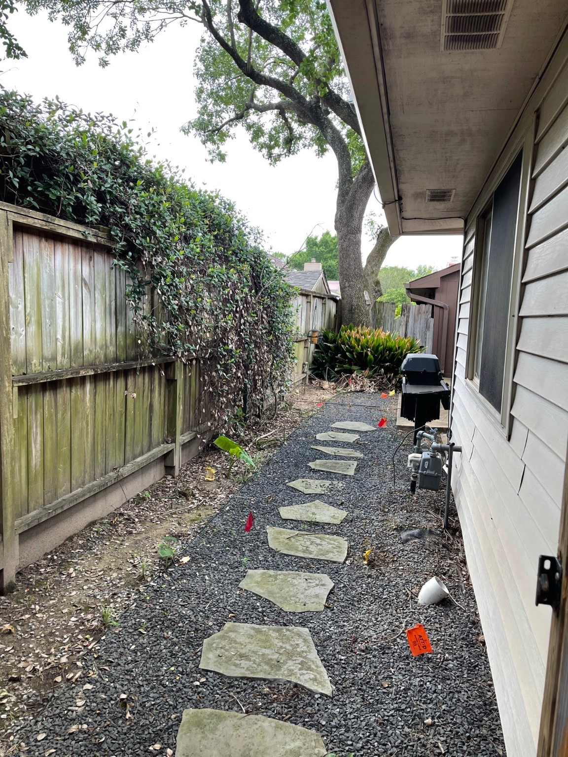 5003 Spring Forest Drive Houston, TX 77091 - Photo 15 of 37 a backyard of a house with lots of green space
