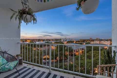 $285,000 | 6900 Bay Drive, Unit 6B, Miami Beach, FL 33141
