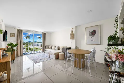 $290,000 | 6900 Bay Drive, Unit 6B, Miami Beach, FL 33141