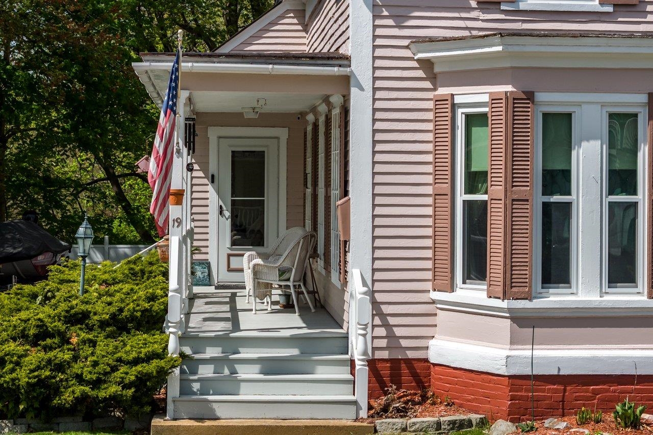 19 Sheridan Avenue Rochester, NH 03867 - Photo 5 of 44