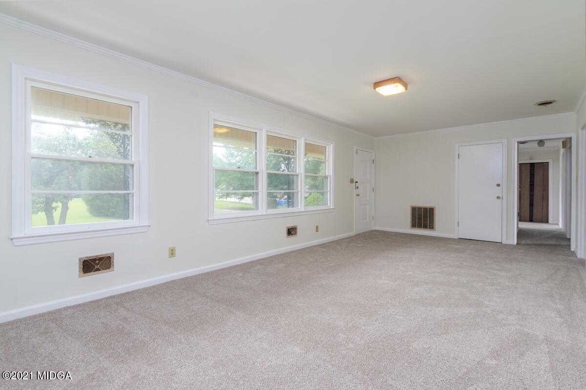 4861 Columbus Road Macon, GA 31210 - Photo 4 of 29 07