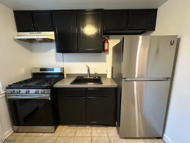 $1,550 | 17 Carolyn Terrace, Unit A, Roselle, NJ 07203