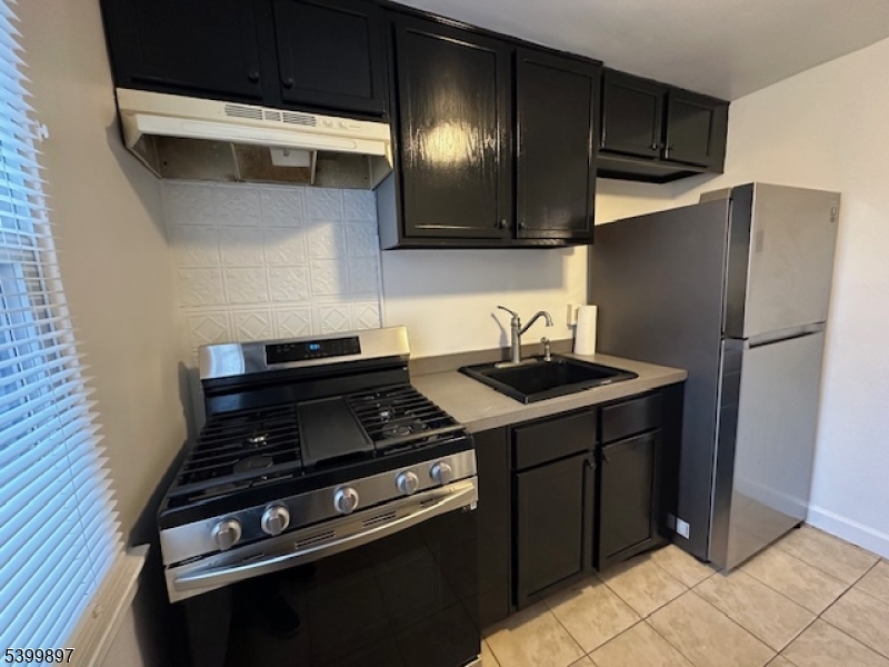 17 Carolyn Terrace, Unit A Roselle, NJ 07203 - Photo 6 of 9