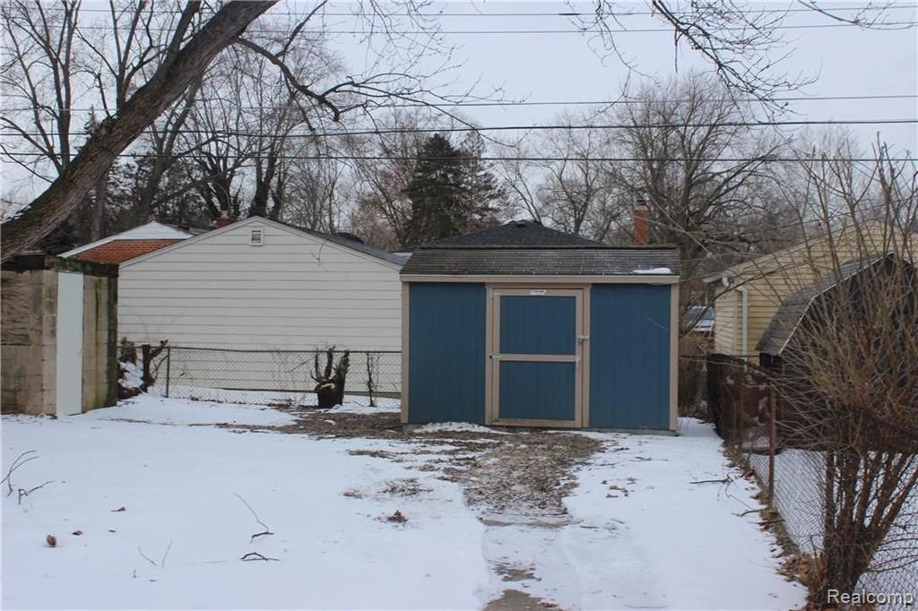 19363 Rensellor Street Livonia, MI 48152 - Photo 3 of 12