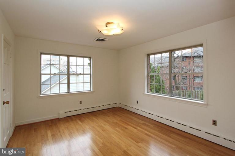 5210 Ridgefield Road Bethesda, MD 20816 - Photo 4 of 16 Bedroom #3