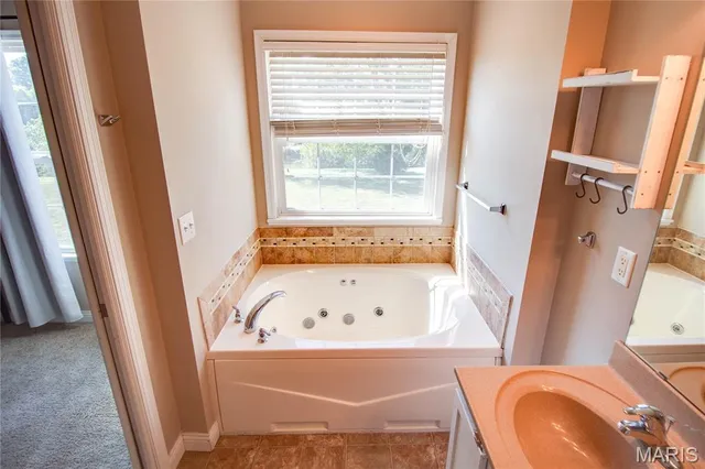 $175,000 | 117 Alby N Court, Godfrey, IL 62035