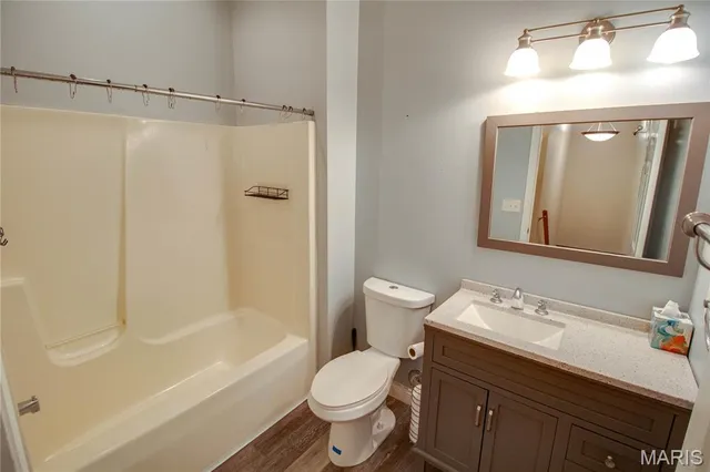 $175,000 | 117 Alby N Court, Godfrey, IL 62035