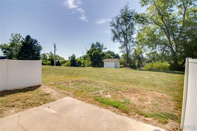 $175,000 | 117 Alby N Court, Godfrey, IL 62035