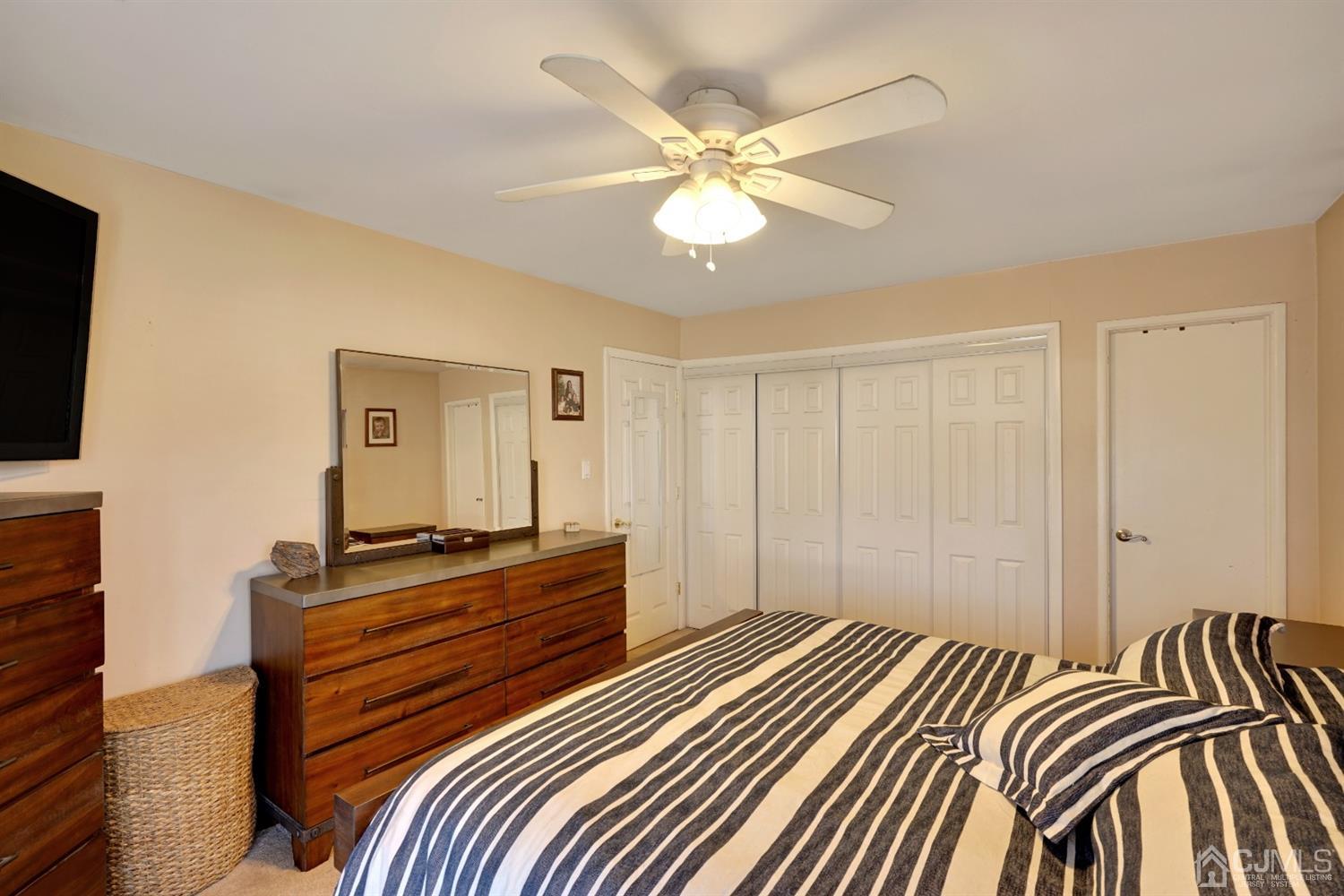115 New Road Kendall Park, NJ 08824 - Photo 17 of 27 Gallery Image 17