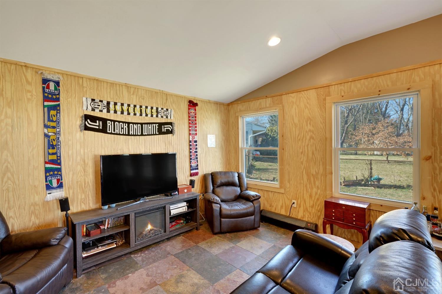 115 New Road Kendall Park, NJ 08824 - Photo 23 of 27 Gallery Image 23