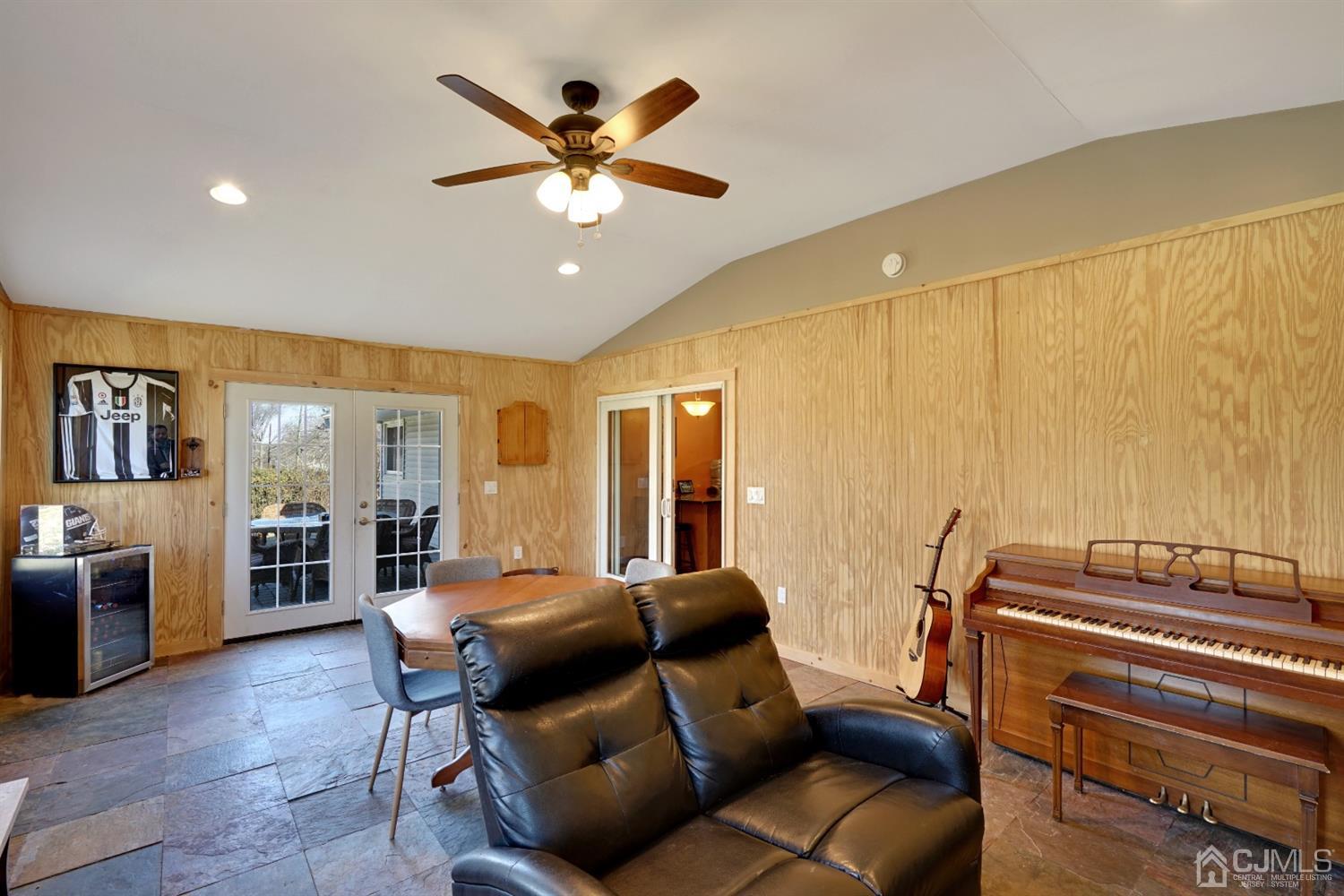 115 New Road Kendall Park, NJ 08824 - Photo 24 of 27 Gallery Image 24