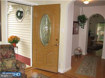801 Inverness Lane Philadelphia, PA 19128 - Photo 2 of 12 Gallery Image 2
