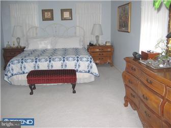 801 Inverness Lane Philadelphia, PA 19128 - Photo 8 of 12 Gallery Image 8