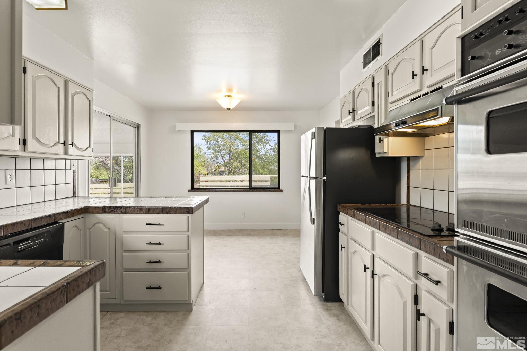 2220 Brisbane Avenue Reno, NV 89503 - Photo 12 of 39 Photo 12