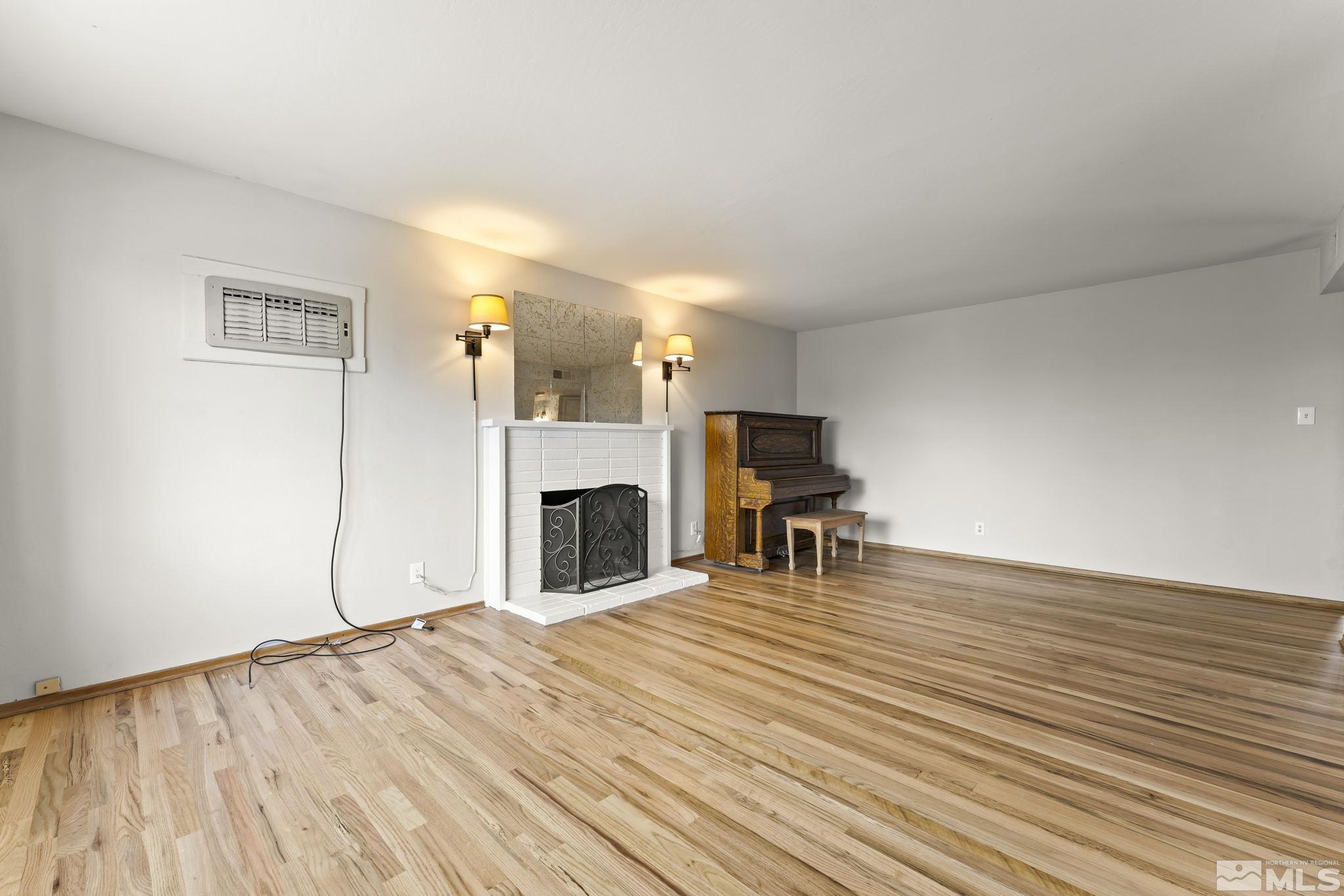 2220 Brisbane Avenue Reno, NV 89503 - Photo 5 of 39 Photo 5