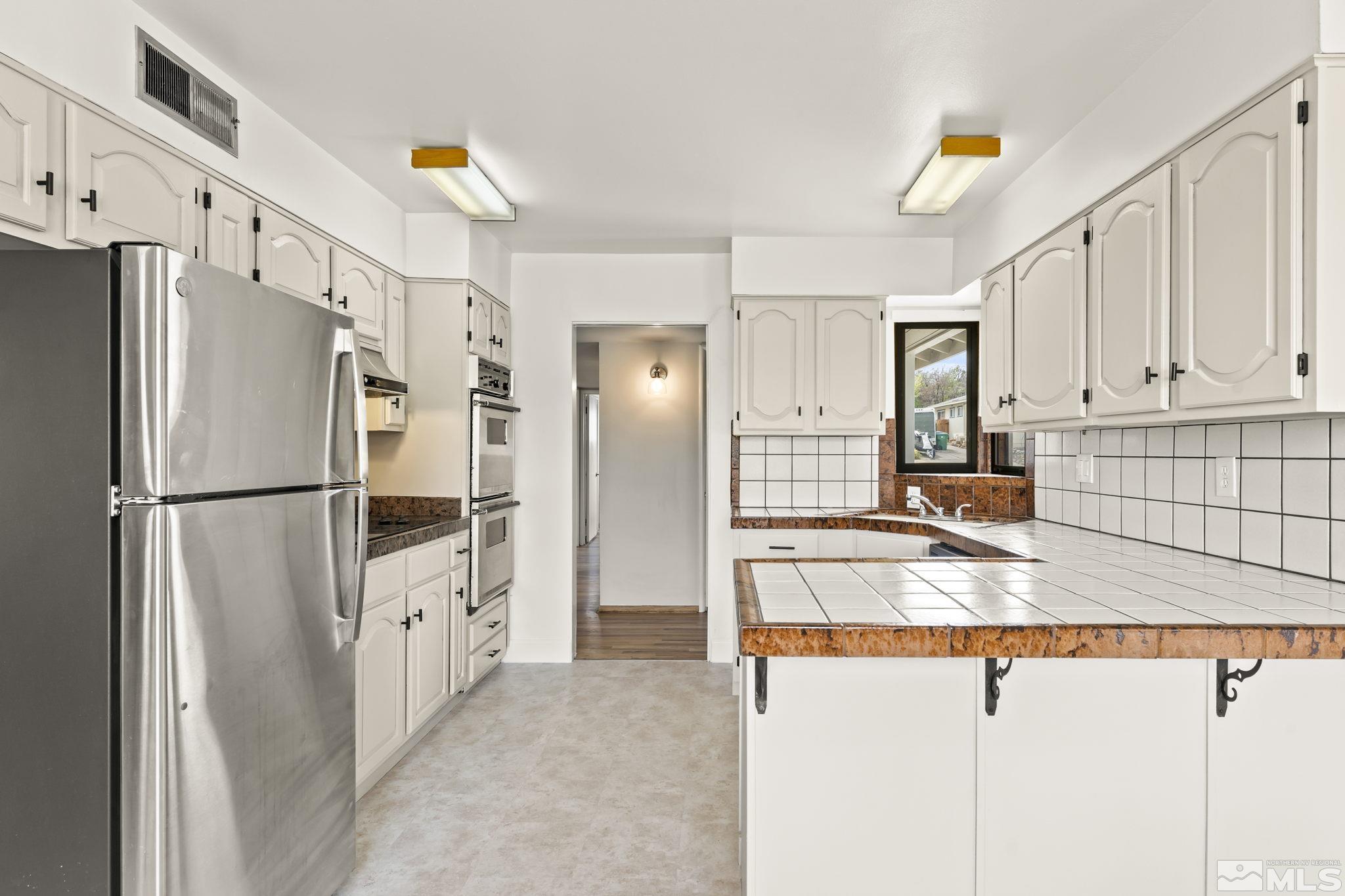 2220 Brisbane Avenue Reno, NV 89503 - Photo 10 of 39 Photo 10