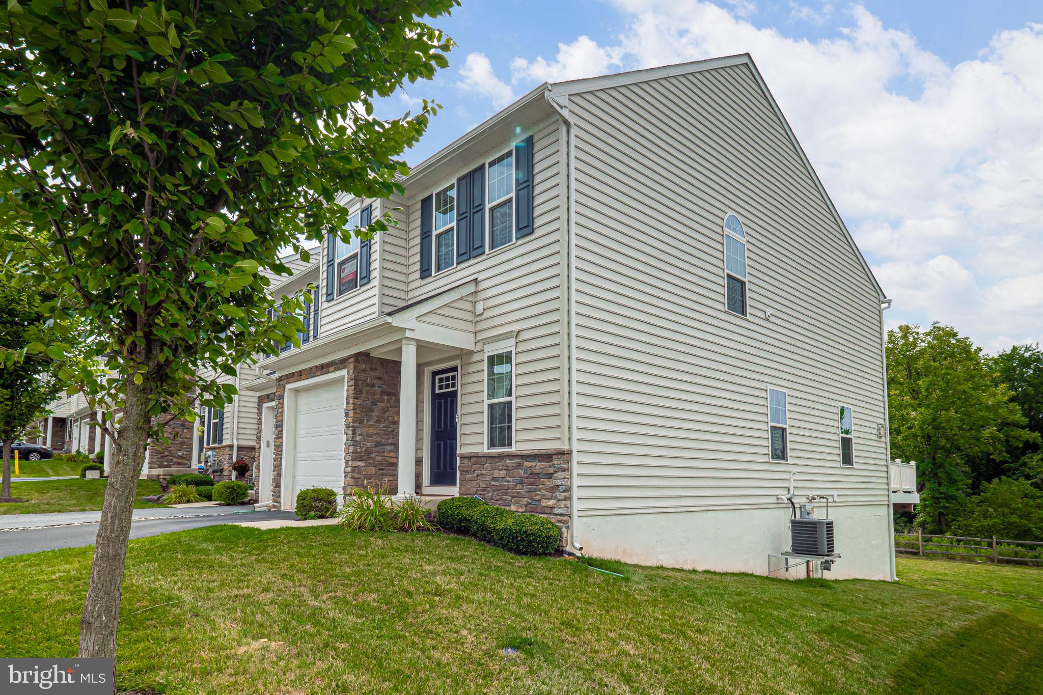 830 Sisler Road Phoenixville, PA 19460 - Photo 1 of 43 Roxbury Grande Model