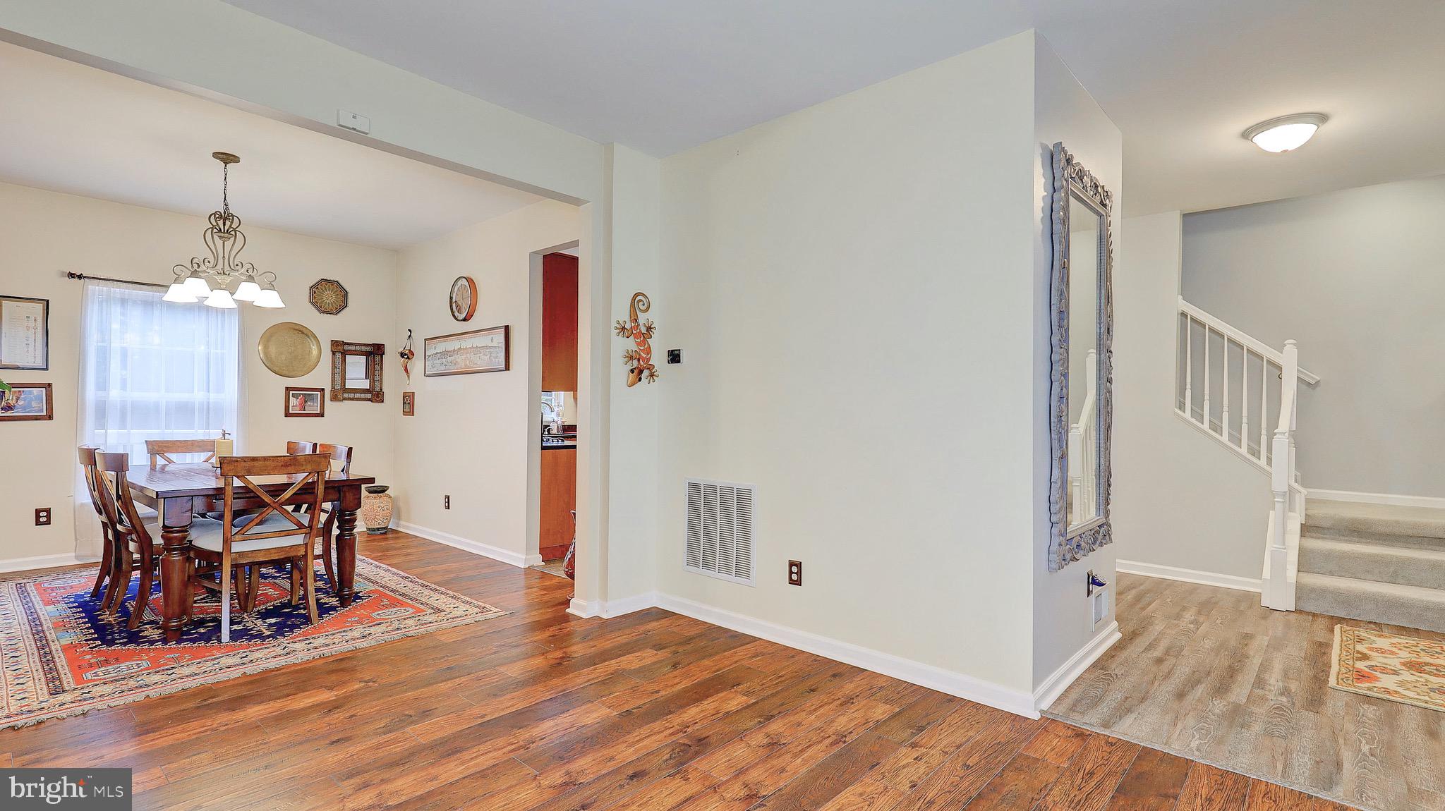 14641 Red House Road Gainesville, VA 20155 - Photo 14 of 44 Living Room View 2