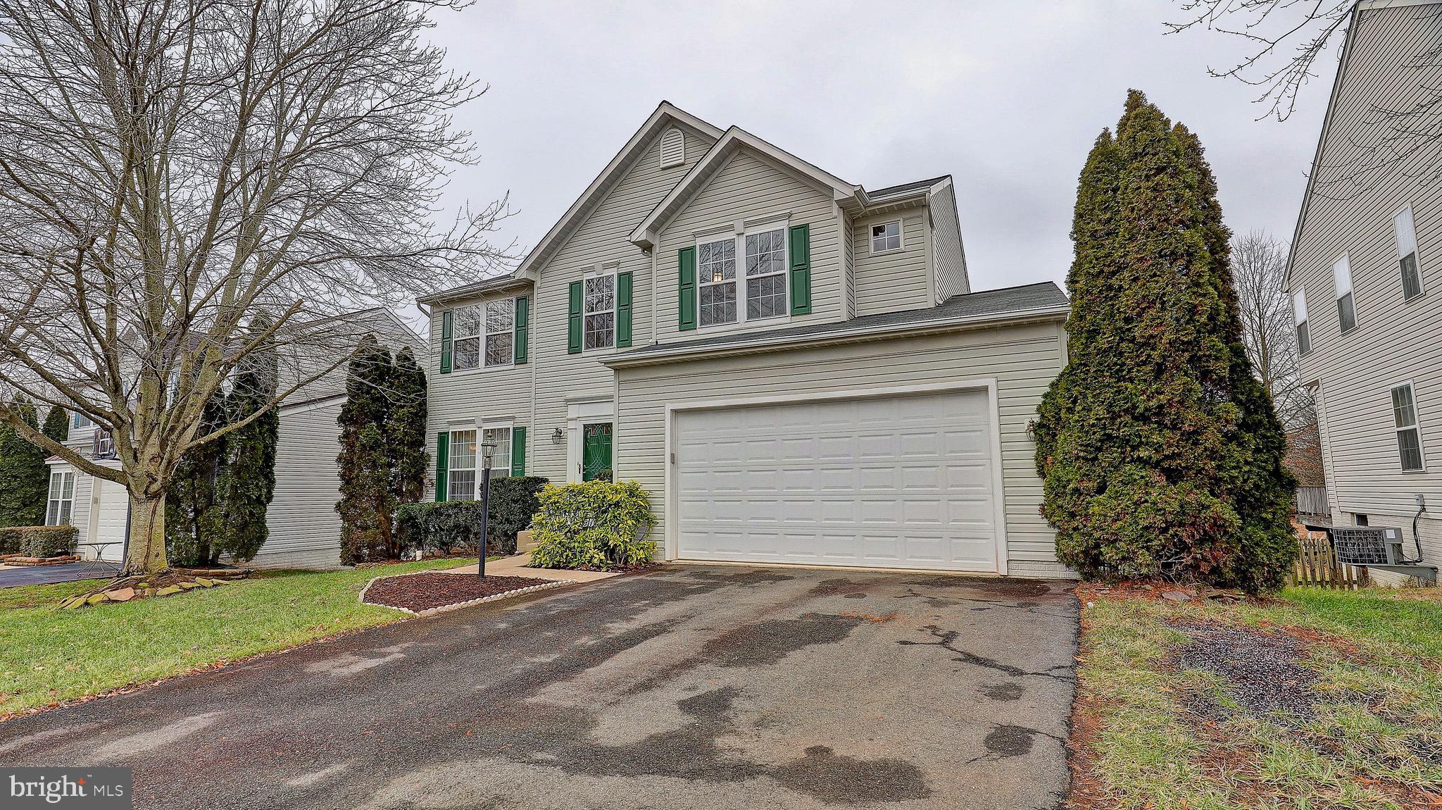 14641 Red House Road Gainesville, VA 20155 - Photo 3 of 44 Spacious 2 car garage