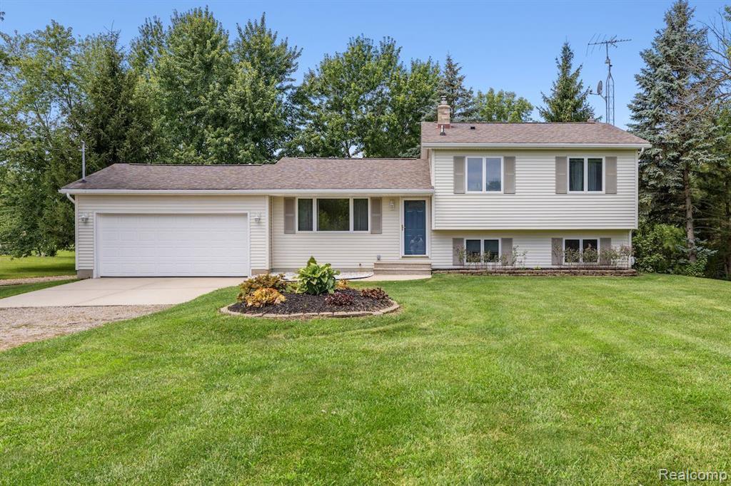 8622 South Byron Road Gaines, MI 48436 - Photo 1 of 27