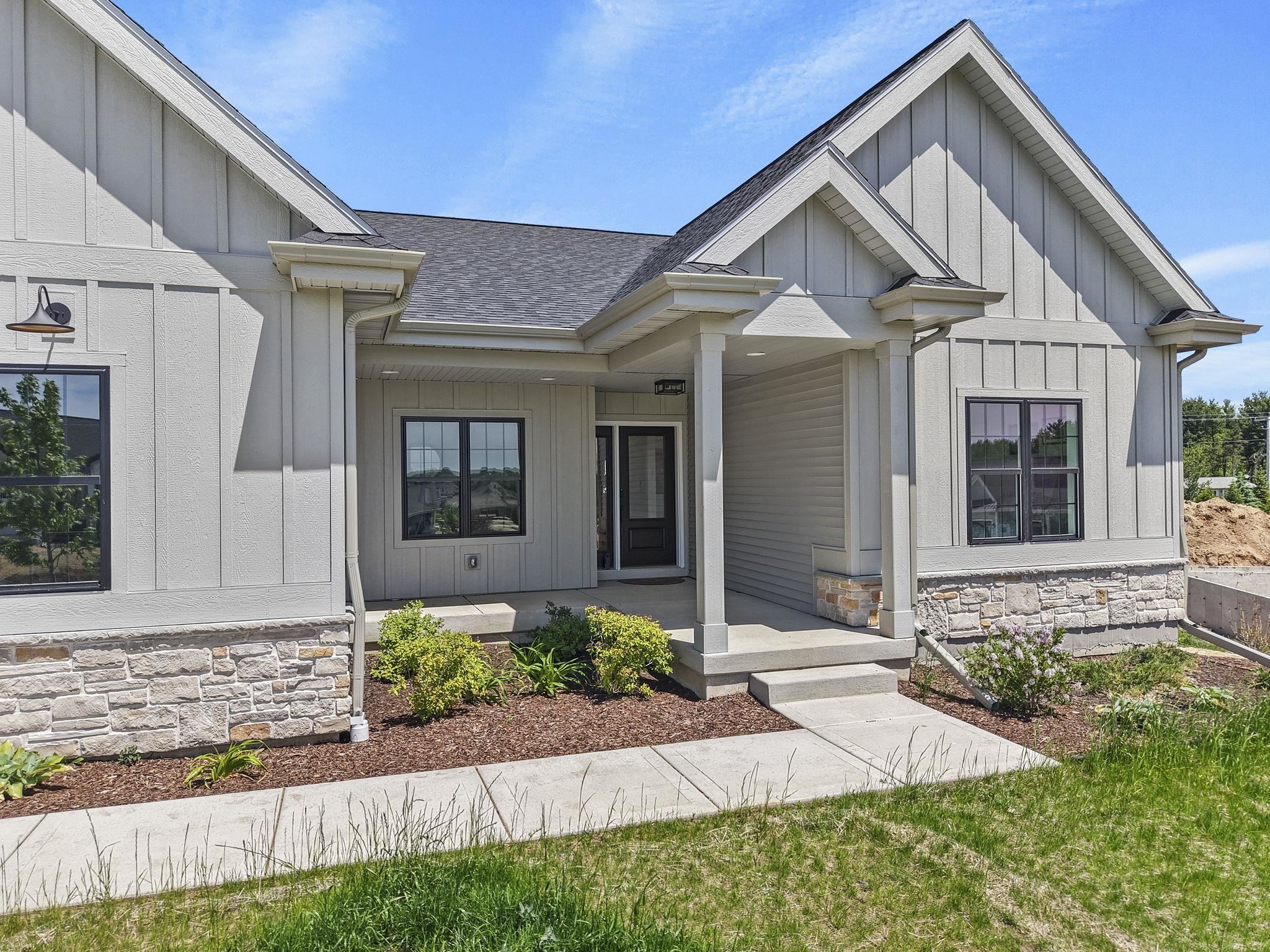 6854 Karolina Way Sun Prairie, WI 53590 - Photo 2 of 47