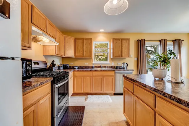 $354,900 | 1114 Kylemore Court, Joliet, IL 60431