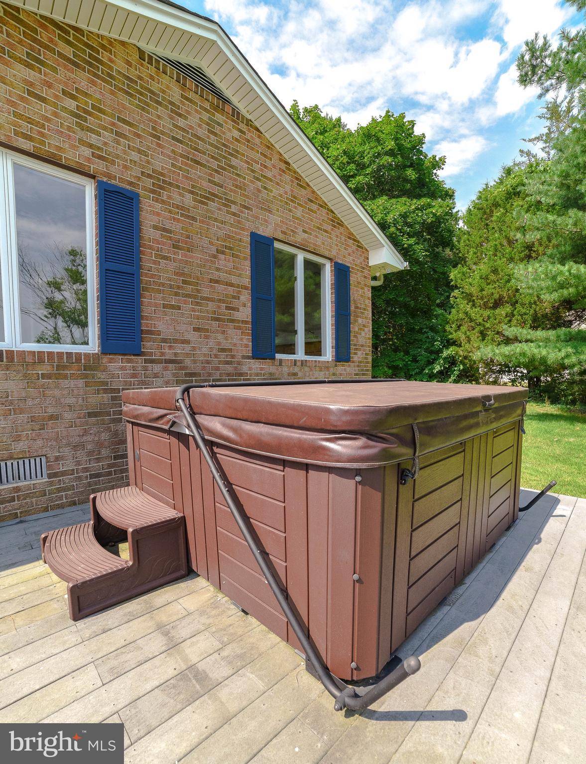 47784 Cross Manor Road St. Inigoes, MD 20684 - Photo 65 of 68 Hot Tub