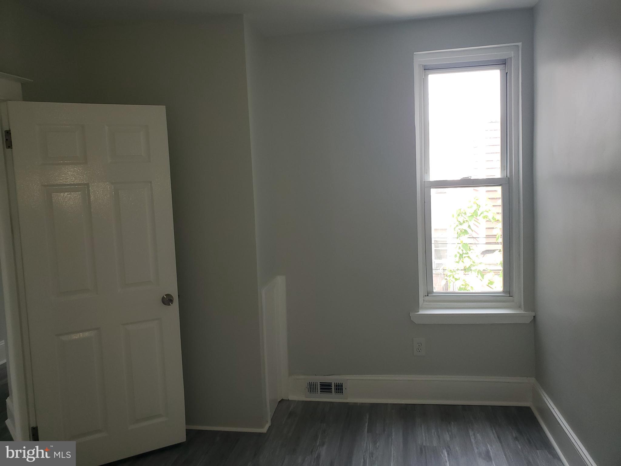 3050 Memphis Street Philadelphia, PA 19134 - Photo 13 of 20 a room that has a window in it