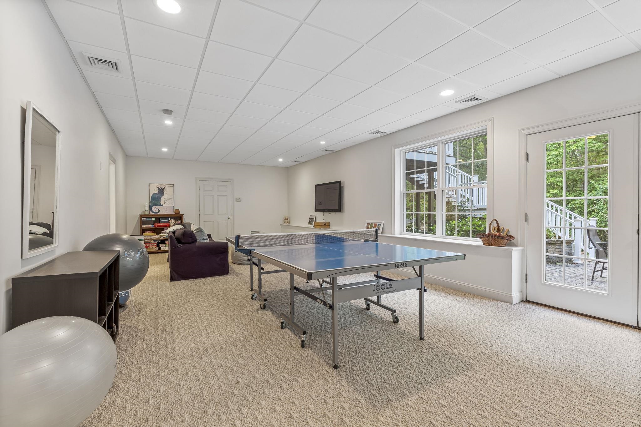 10 Poplar Road Windham, NH 03087 - Photo 48 of 60