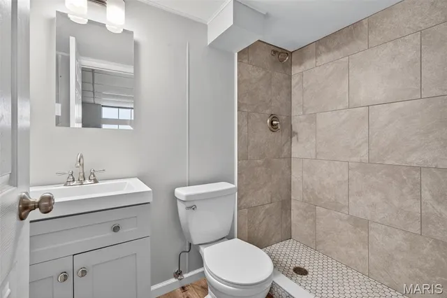 $289,000 | 12035 Bobbett Drive, Maryland Heights, MO 63043