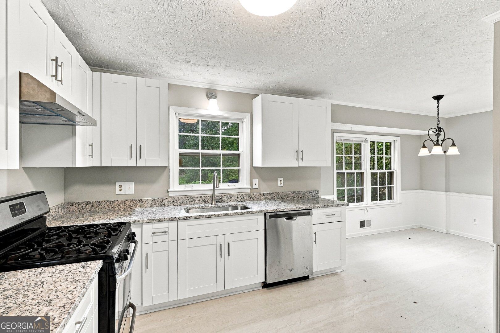 4548 Shallowford Road Roswell, GA 30075 - Photo 9 of 20 Gallery Image 9